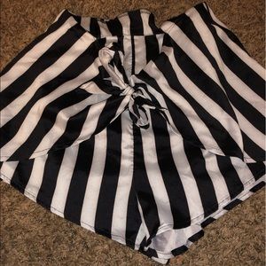 Cute tie in front shorts!